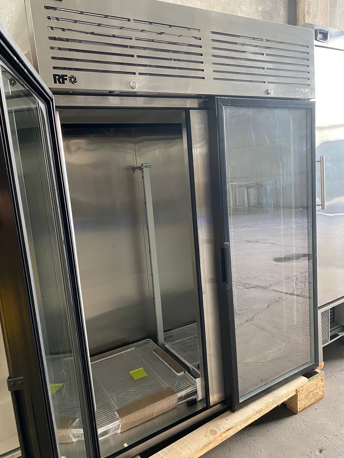 Refrigerador IMBERA nuevo puertas vidrio